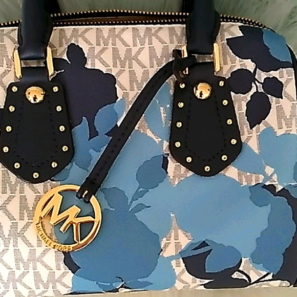 MICHAEL KORS~NEW~3 SHADES OF BLUE~ SPEEDY SIZE~SUPER CUTE HANDBAG - Picture 3 of 16